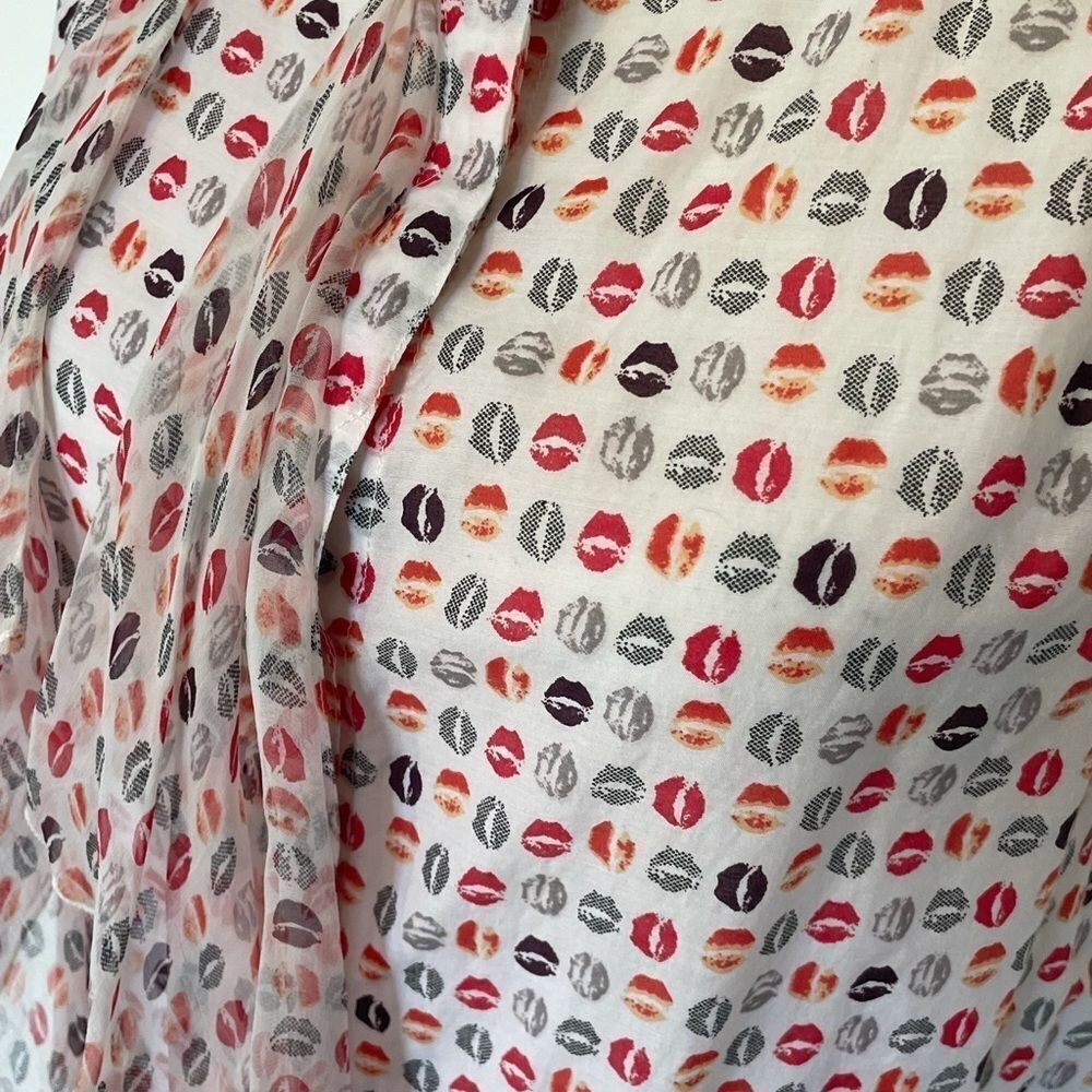 Gap Sleeveless Button Down Lips Top, Medium - image 4